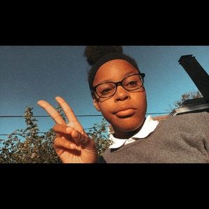 Meet your Posher, Makayla